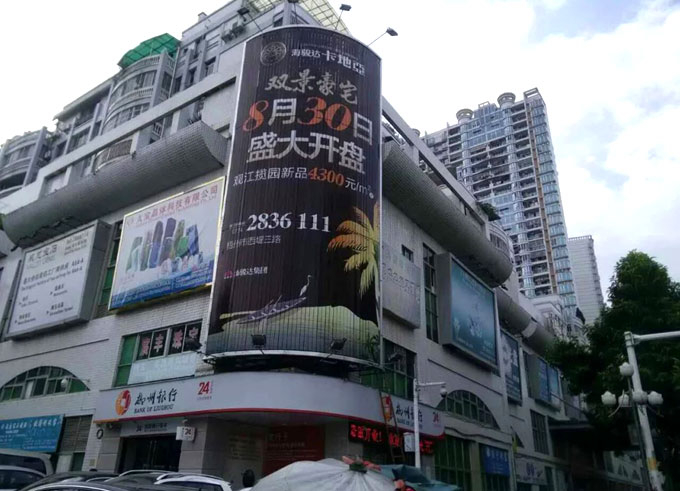 圓弧三面翻廣告牌安裝技術(shù)難點(diǎn)解析