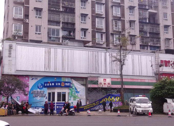 三面翻廣告機運行壽命